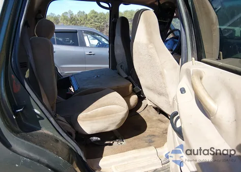 2001 Ford Expedition Xlt z USA, uszkodzony, nr VIN 1FMPU16L01LB07250